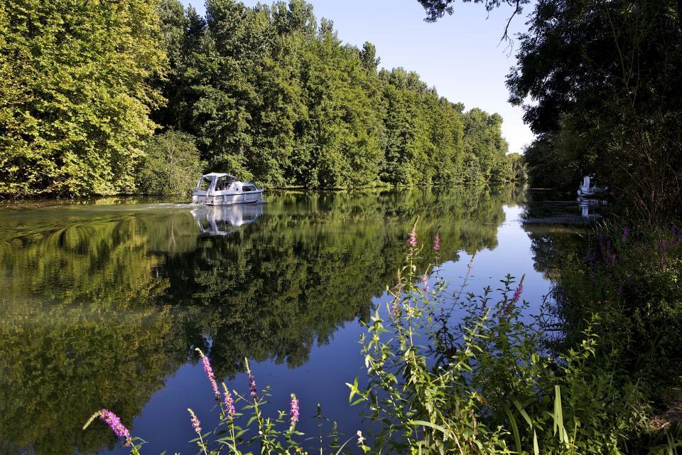 Le fleuve Charente entre Cognac et Saint-Brice Crédits photo : Jean-Pierre Bouron / Grand Cognac