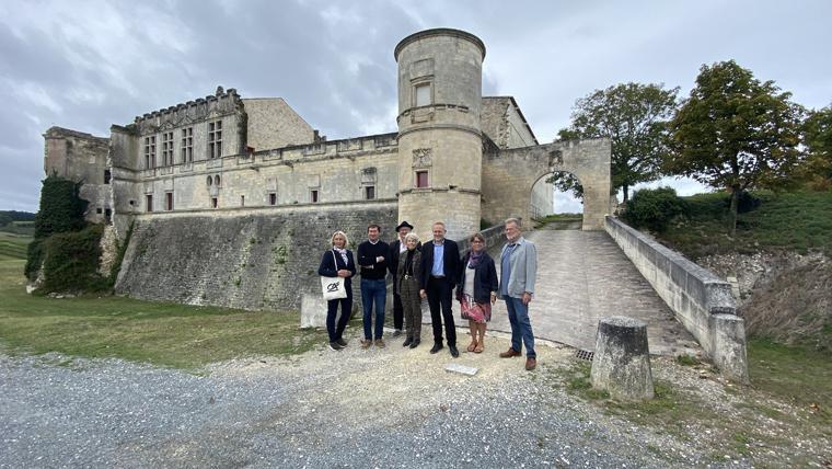 château Bouteville-délégation-AGIR-don