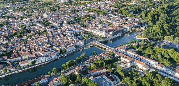 Jarnac-vue-aérienne-crédits :Stéphane Charbeau