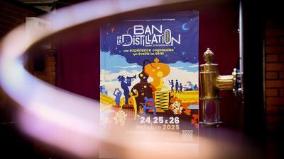 Affiche du ban de la distillation et alambic lors de l'inauguration