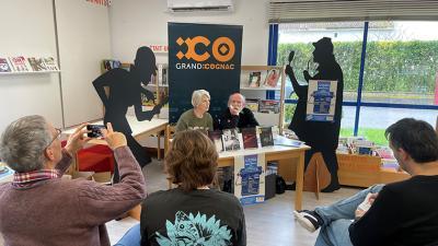 2026-lancement-prix-mediatheques-roman-noir ; élus Nicole Roy et président du polar festival présentent les livres en compétition