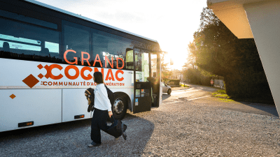2026-mobilite-agglo_Julia-Hasse-bus-avec un lever de soleil