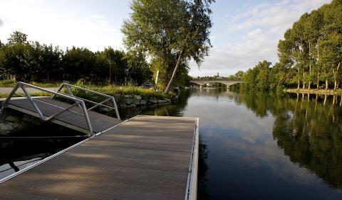 La voie douce et les berges de Saint-Simeux