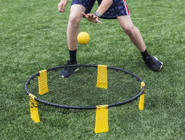 spikeball-redim.jpg spike ball