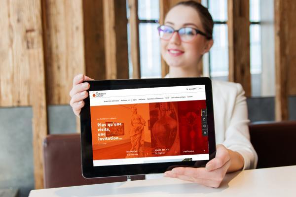 jeune-femme-site-web-dc.jpg Lancement Distillateurs culturels