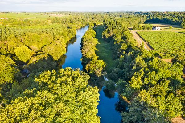 Stratégie-biodiversité-GrandCognac2025-Julia Hasse Stratégie-biodiversité-GrandCognac2025-Julia Hasse - Vue drone du fleuve