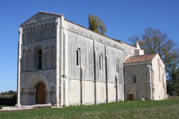 VISITE DE L'ABBAYE DE CHÂTRES AVEC LE PROPRIÉTAIRE